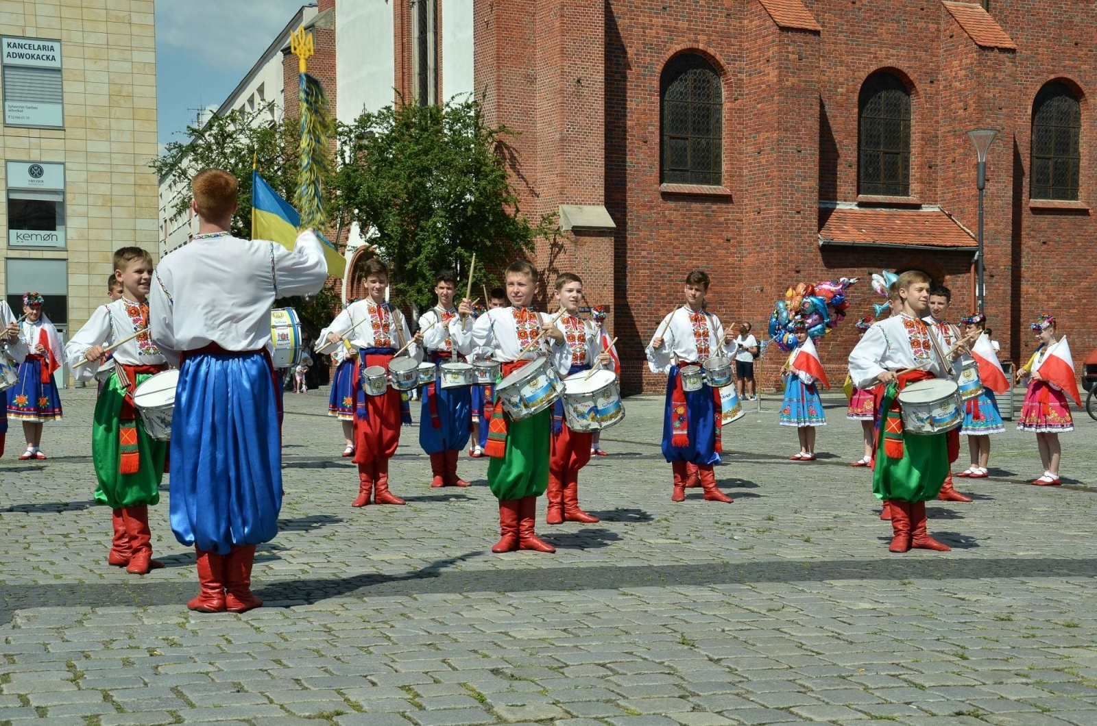 Zdjęcie w galerii na portalu naszraciborz.pl: Barwna parada przeszła przez centrum Raciborza [WIDEO] wiadomości z regionu