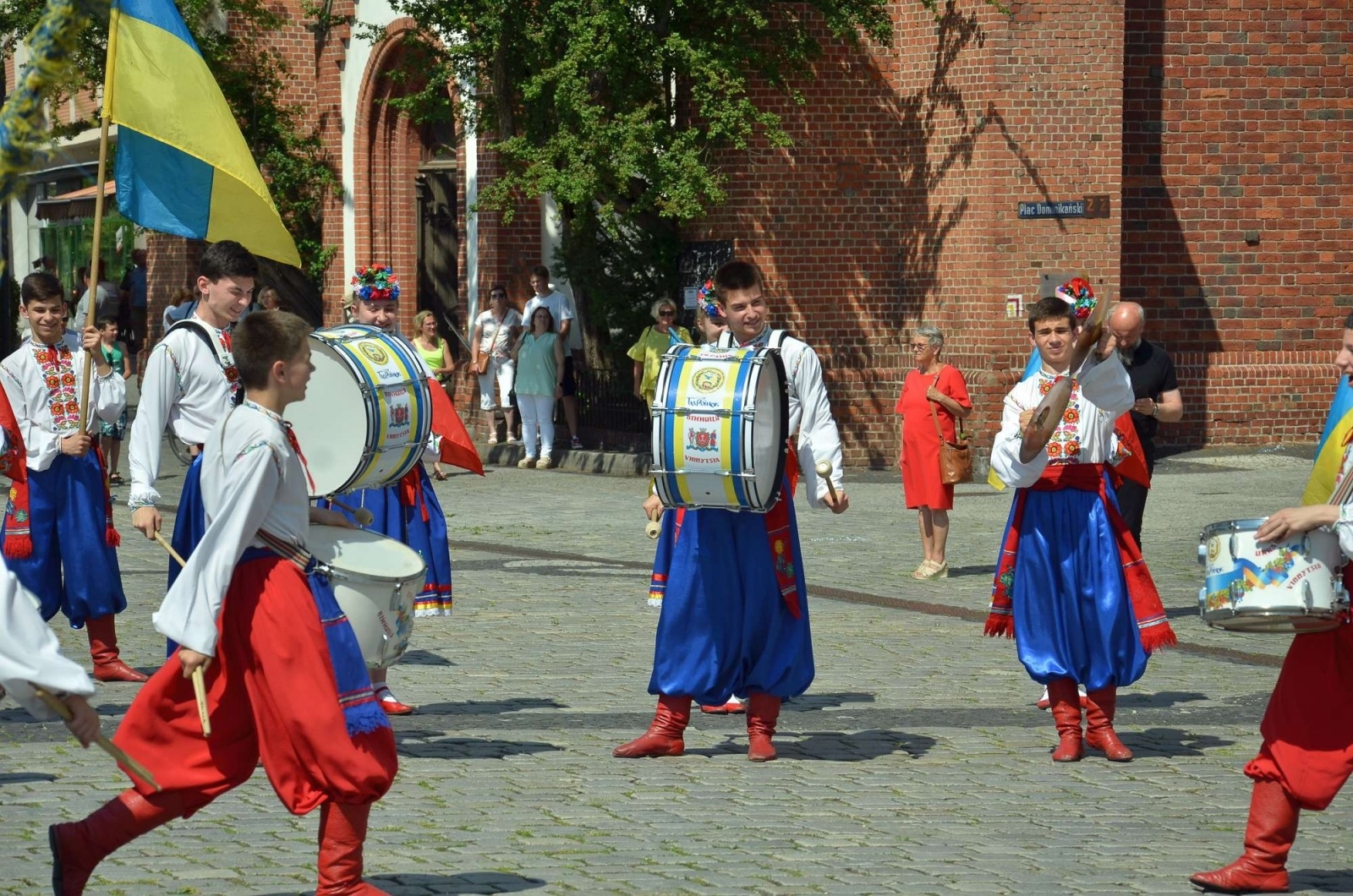 Zdjęcie w galerii na portalu naszraciborz.pl: Barwna parada przeszła przez centrum Raciborza [WIDEO] wiadomości z regionu