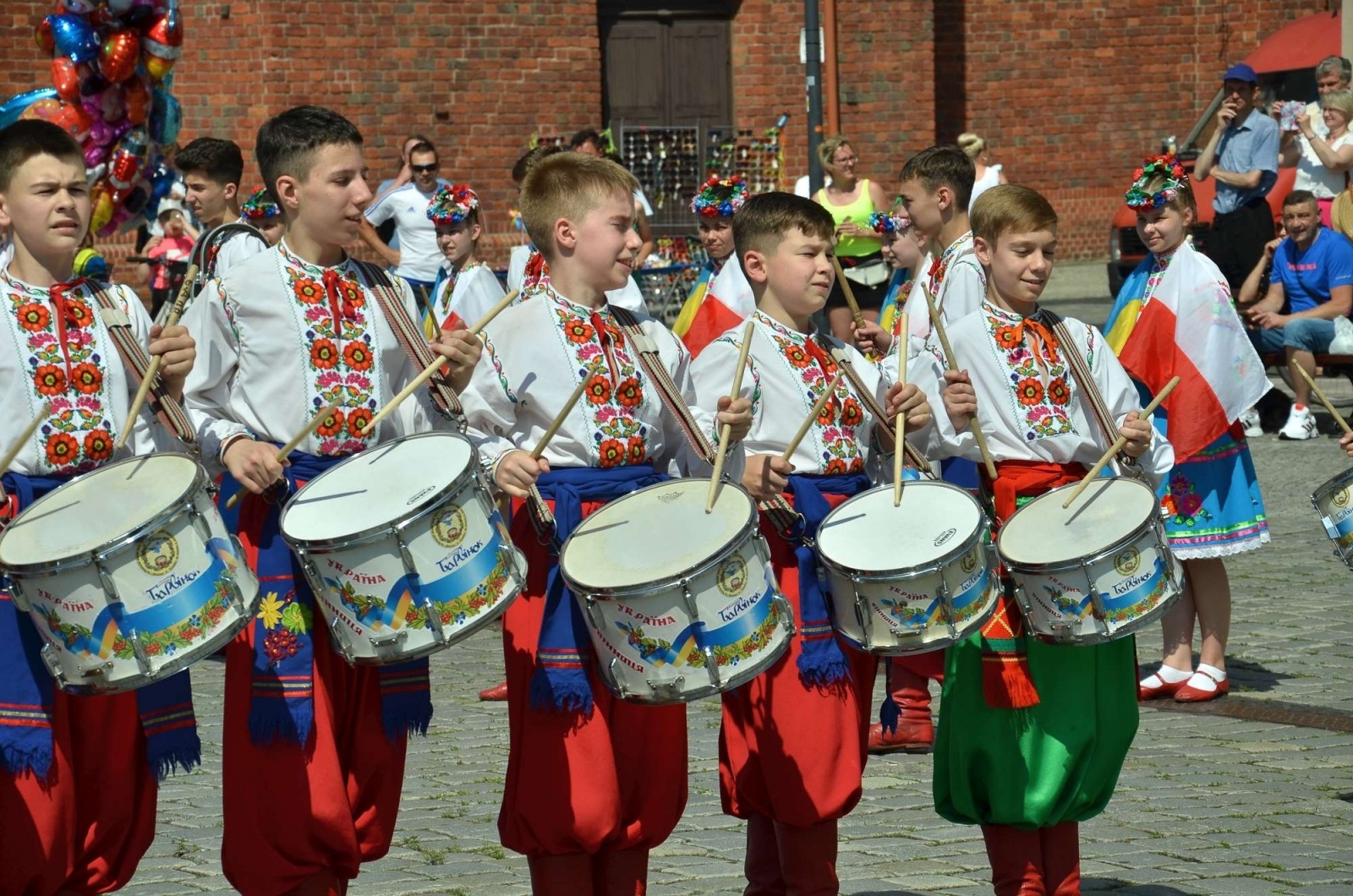 Zdjęcie w galerii na portalu naszraciborz.pl: Barwna parada przeszła przez centrum Raciborza [WIDEO] wiadomości z regionu