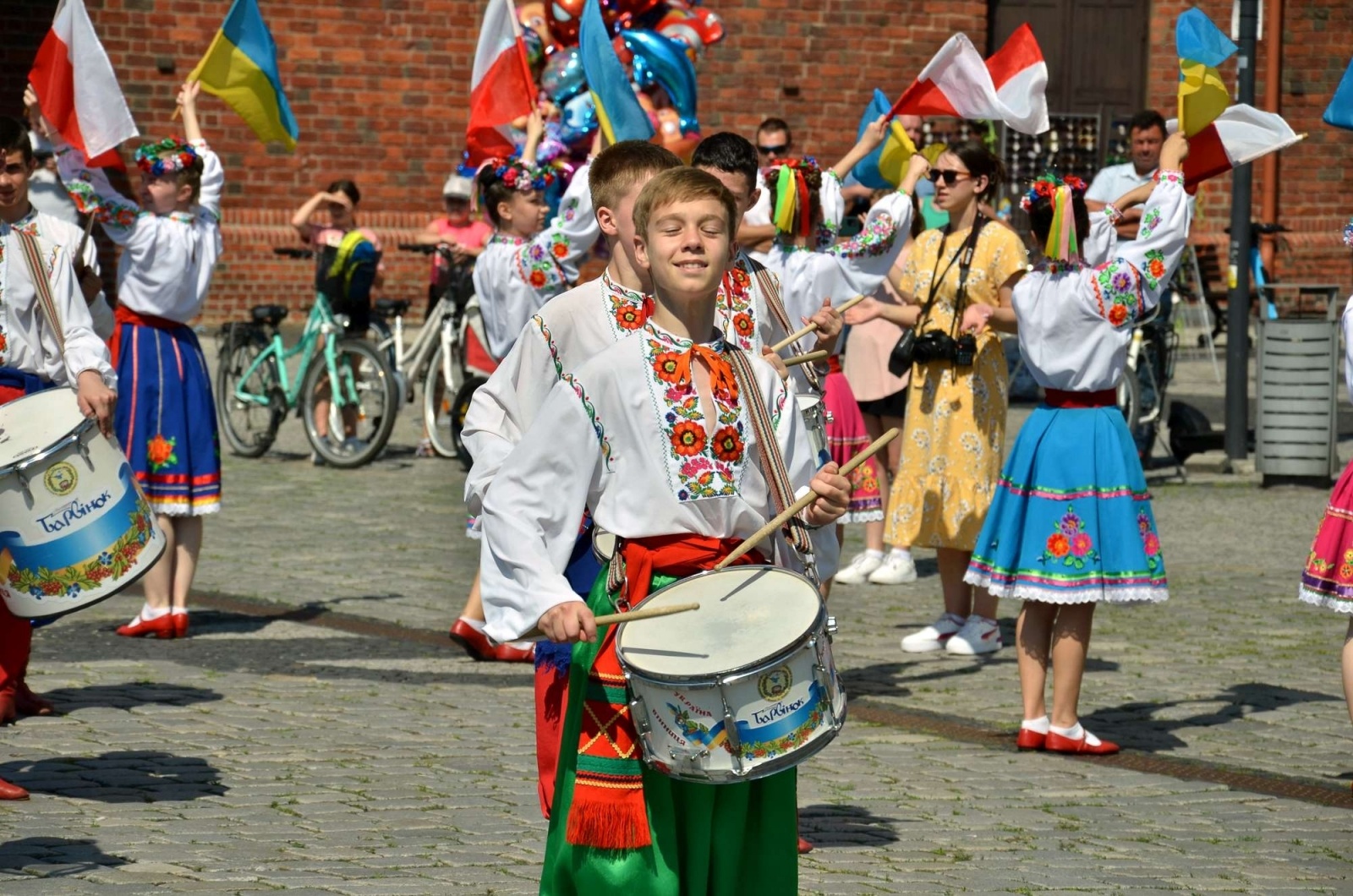 Zdjęcie w galerii na portalu naszraciborz.pl: Barwna parada przeszła przez centrum Raciborza [WIDEO] wiadomości z regionu