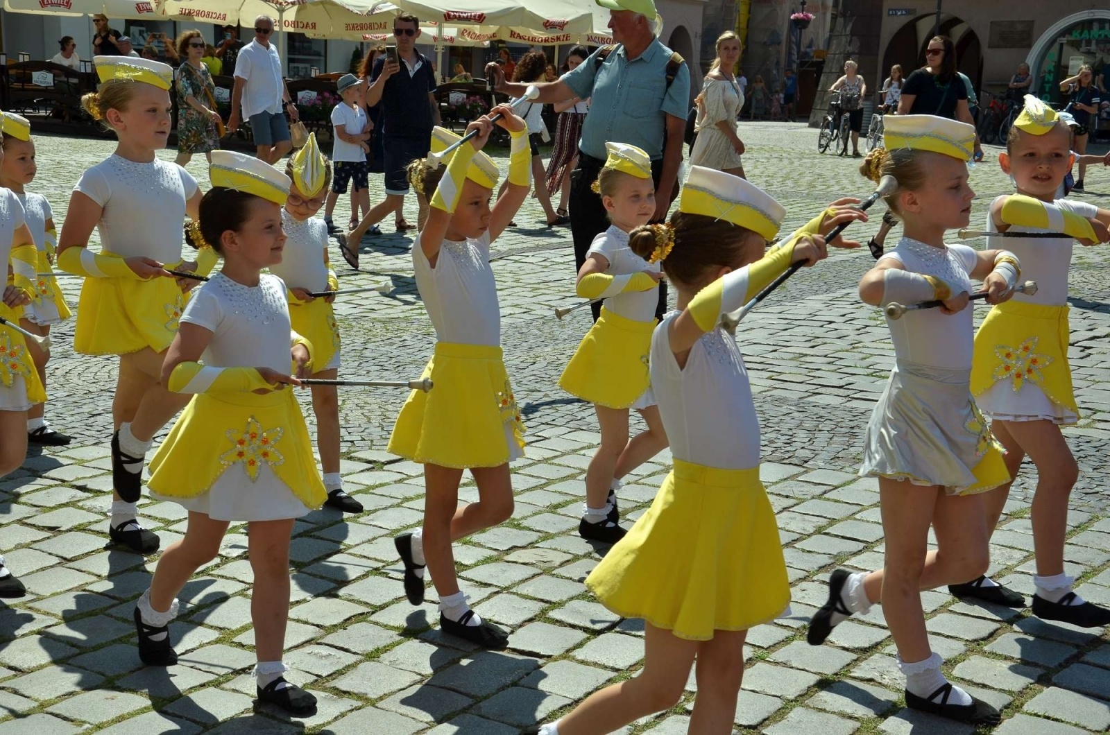 Zdjęcie w galerii na portalu naszraciborz.pl: Barwna parada przeszła przez centrum Raciborza [WIDEO] wiadomości z regionu