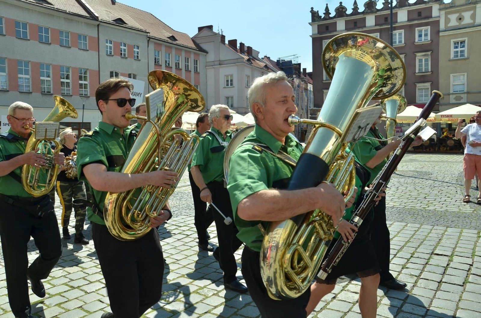 Zdjęcie w galerii na portalu naszraciborz.pl: Barwna parada przeszła przez centrum Raciborza [WIDEO] wiadomości z regionu