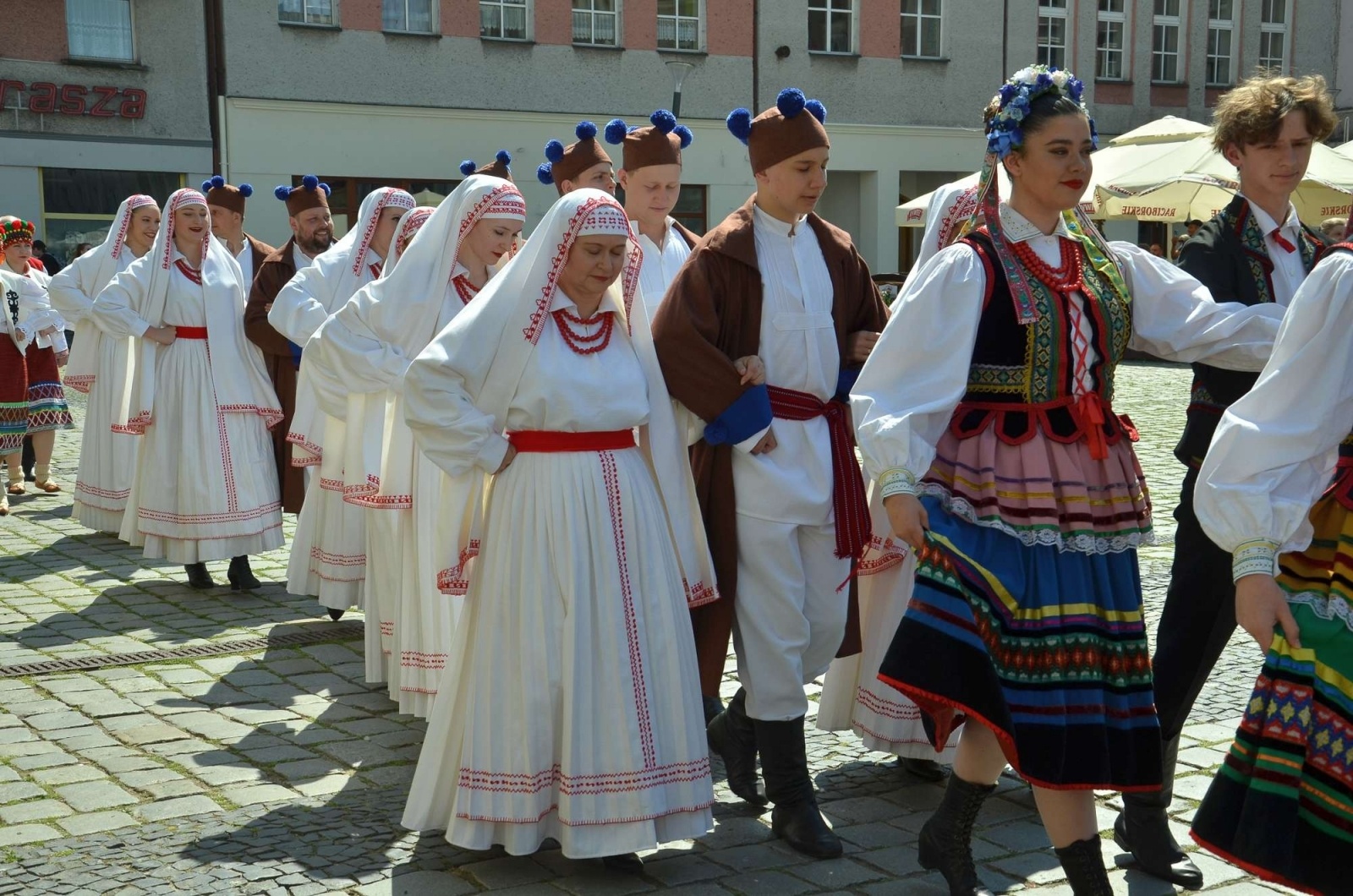 Zdjęcie w galerii na portalu naszraciborz.pl: Barwna parada przeszła przez centrum Raciborza [WIDEO] wiadomości z regionu