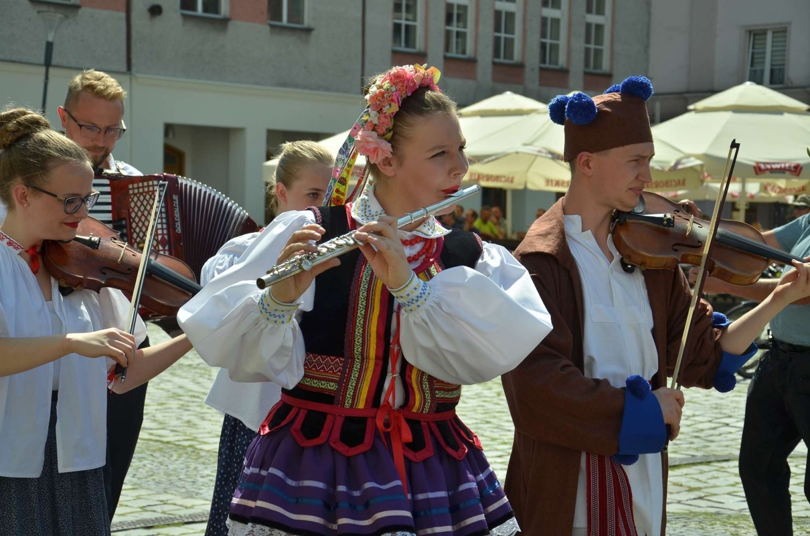 Zdjęcie w galerii na portalu naszraciborz.pl: Barwna parada przeszła przez centrum Raciborza [WIDEO] wiadomości z regionu