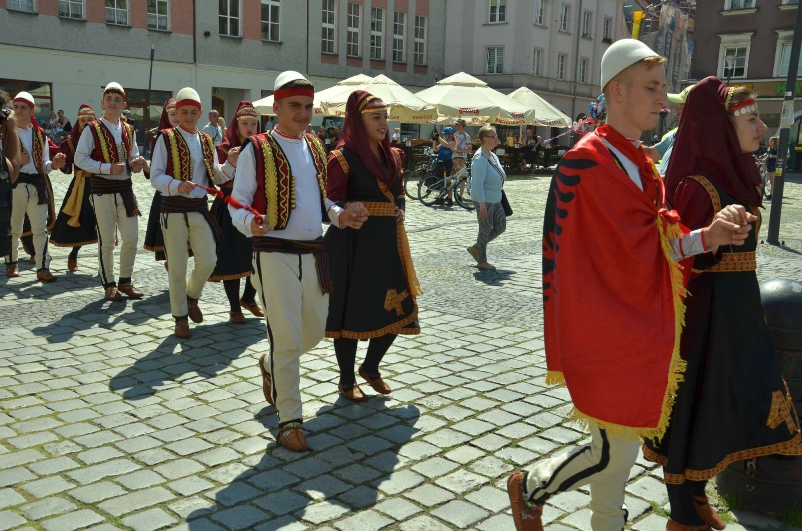 Zdjęcie w galerii na portalu naszraciborz.pl: Barwna parada przeszła przez centrum Raciborza [WIDEO] wiadomości z regionu