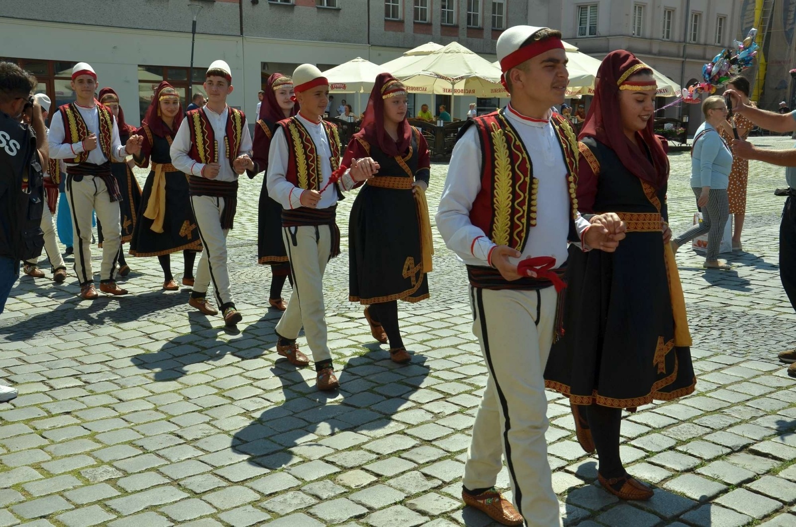 Zdjęcie w galerii na portalu naszraciborz.pl: Barwna parada przeszła przez centrum Raciborza [WIDEO] wiadomości z regionu