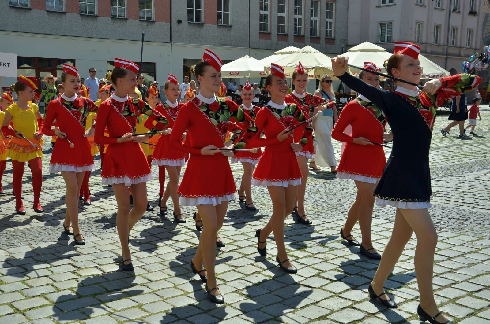 Zdjęcie w galerii na portalu naszraciborz.pl: Barwna parada przeszła przez centrum Raciborza [WIDEO] wiadomości z regionu