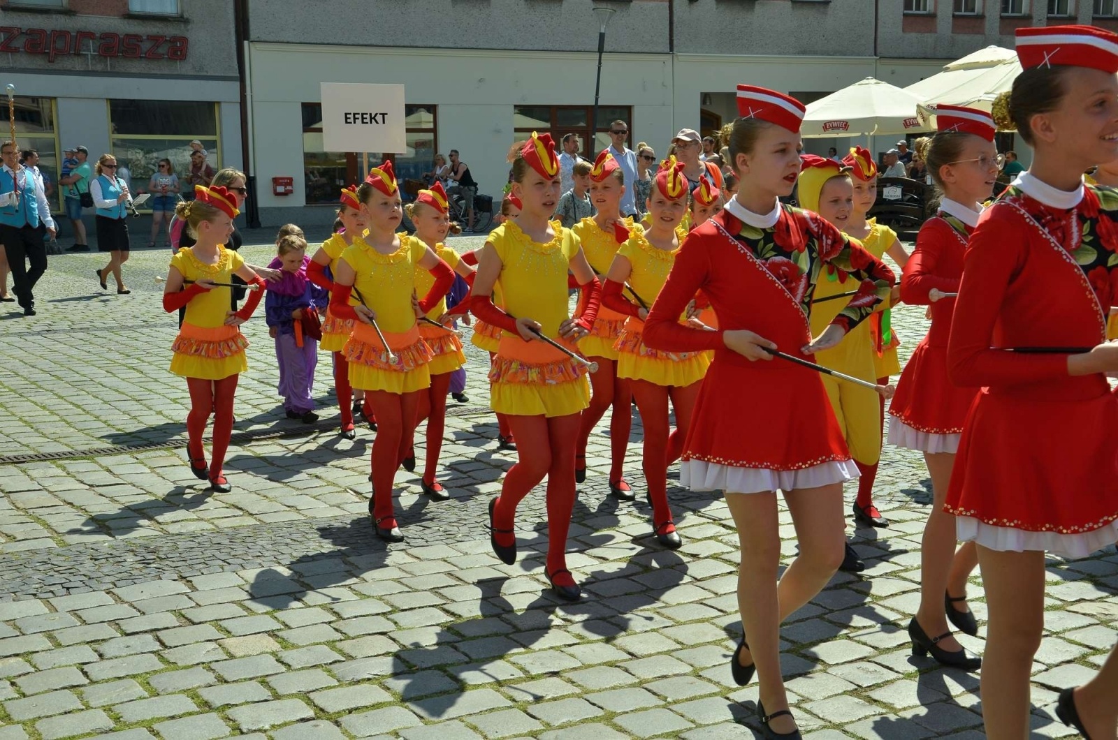 Zdjęcie w galerii na portalu naszraciborz.pl: Barwna parada przeszła przez centrum Raciborza [WIDEO] wiadomości z regionu