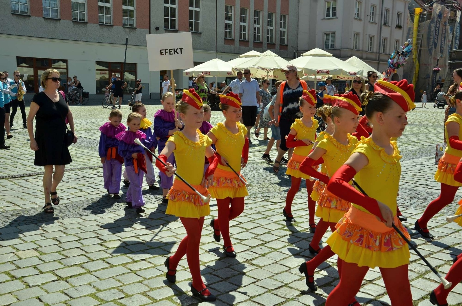 Zdjęcie w galerii na portalu naszraciborz.pl: Barwna parada przeszła przez centrum Raciborza [WIDEO] wiadomości z regionu