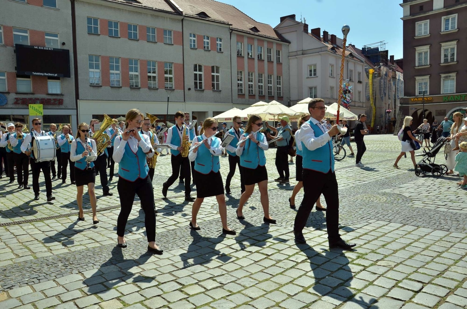 Zdjęcie w galerii na portalu naszraciborz.pl: Barwna parada przeszła przez centrum Raciborza [WIDEO] wiadomości z regionu