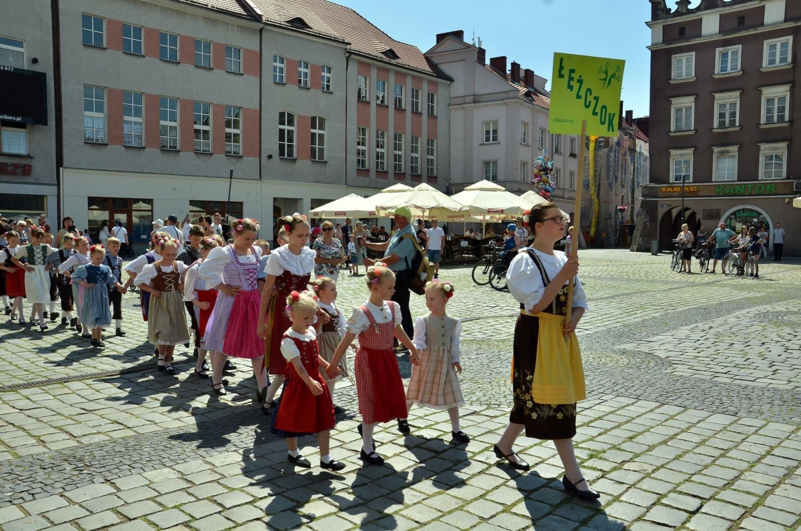 Zdjęcie w galerii na portalu naszraciborz.pl: Barwna parada przeszła przez centrum Raciborza [WIDEO] wiadomości z regionu