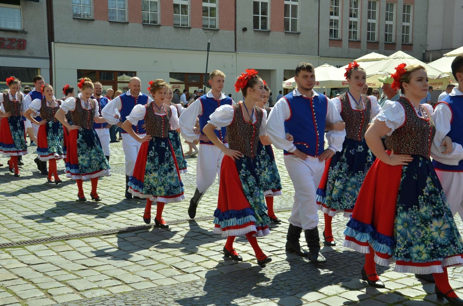 Zdjęcie w galerii na portalu naszraciborz.pl: Barwna parada przeszła przez centrum Raciborza [WIDEO] wiadomości z regionu