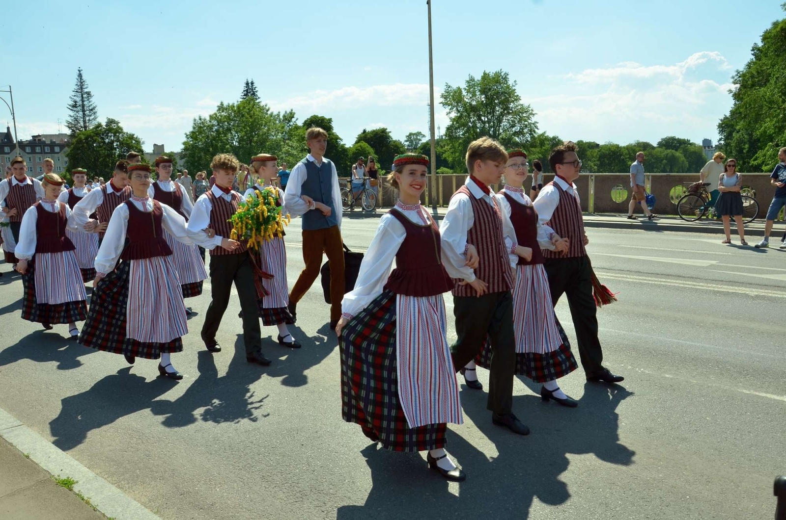 Zdjęcie w galerii na portalu naszraciborz.pl: Barwna parada przeszła przez centrum Raciborza [WIDEO] wiadomości z regionu