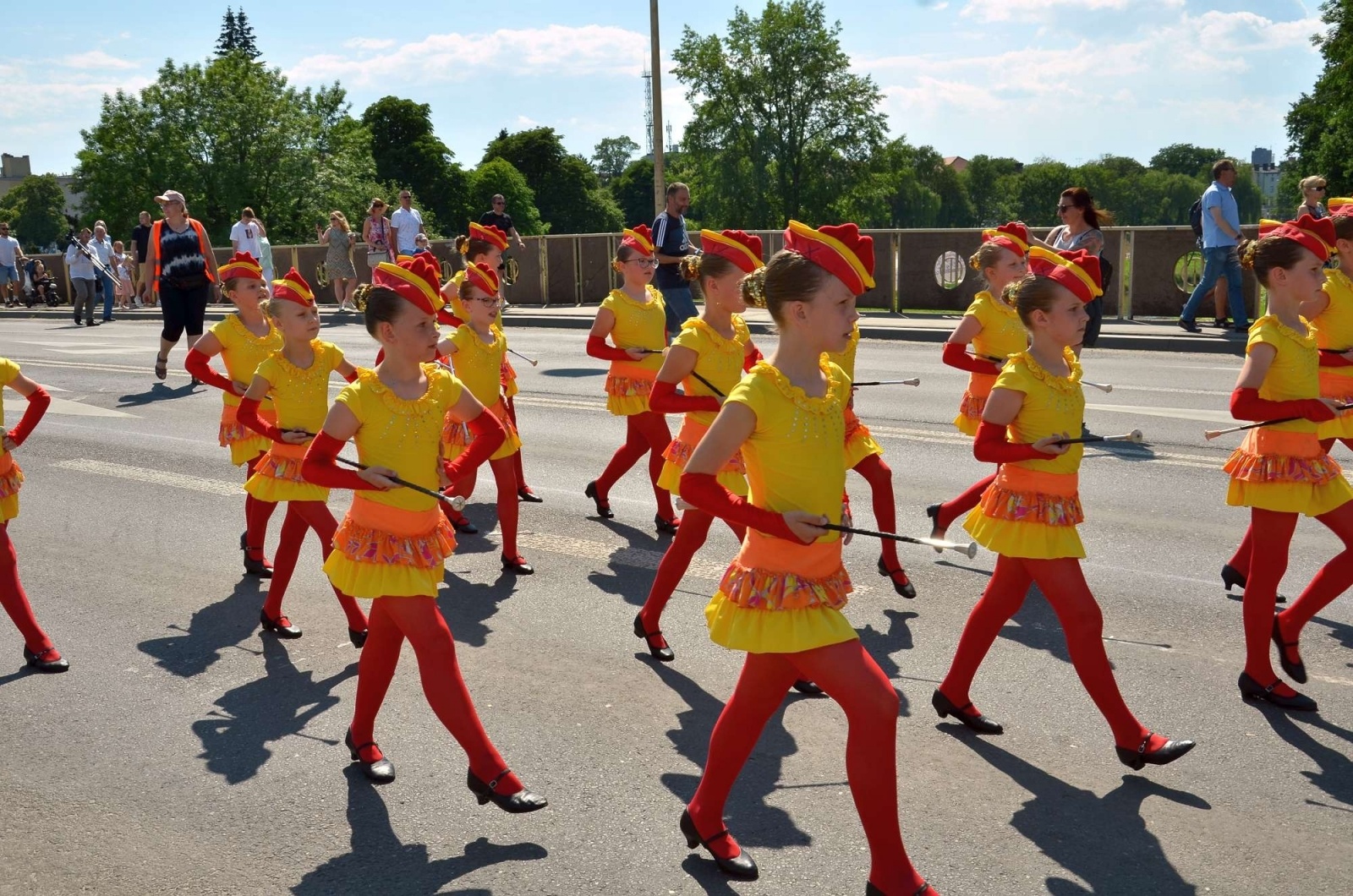 Zdjęcie w galerii na portalu naszraciborz.pl: Barwna parada przeszła przez centrum Raciborza [WIDEO] wiadomości z regionu