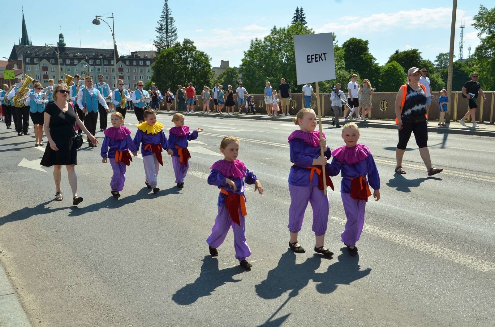Zdjęcie w galerii na portalu naszraciborz.pl: Barwna parada przeszła przez centrum Raciborza [WIDEO] wiadomości z regionu