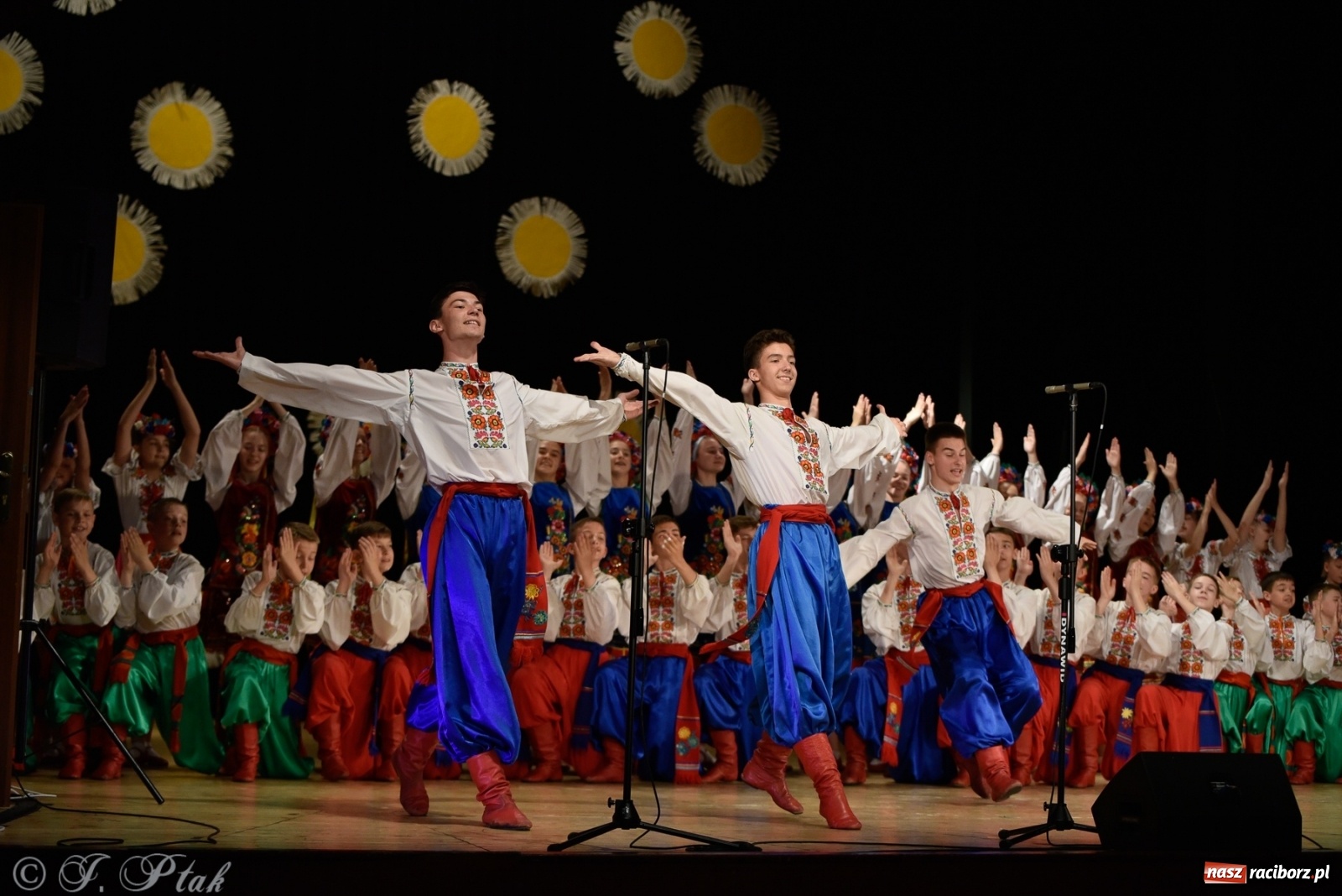 Zdjęcie w galerii na portalu naszraciborz.pl: Barwinok pożegnał gościnny Racibórz [FOTO i WIDEO] wiadomości z regionu