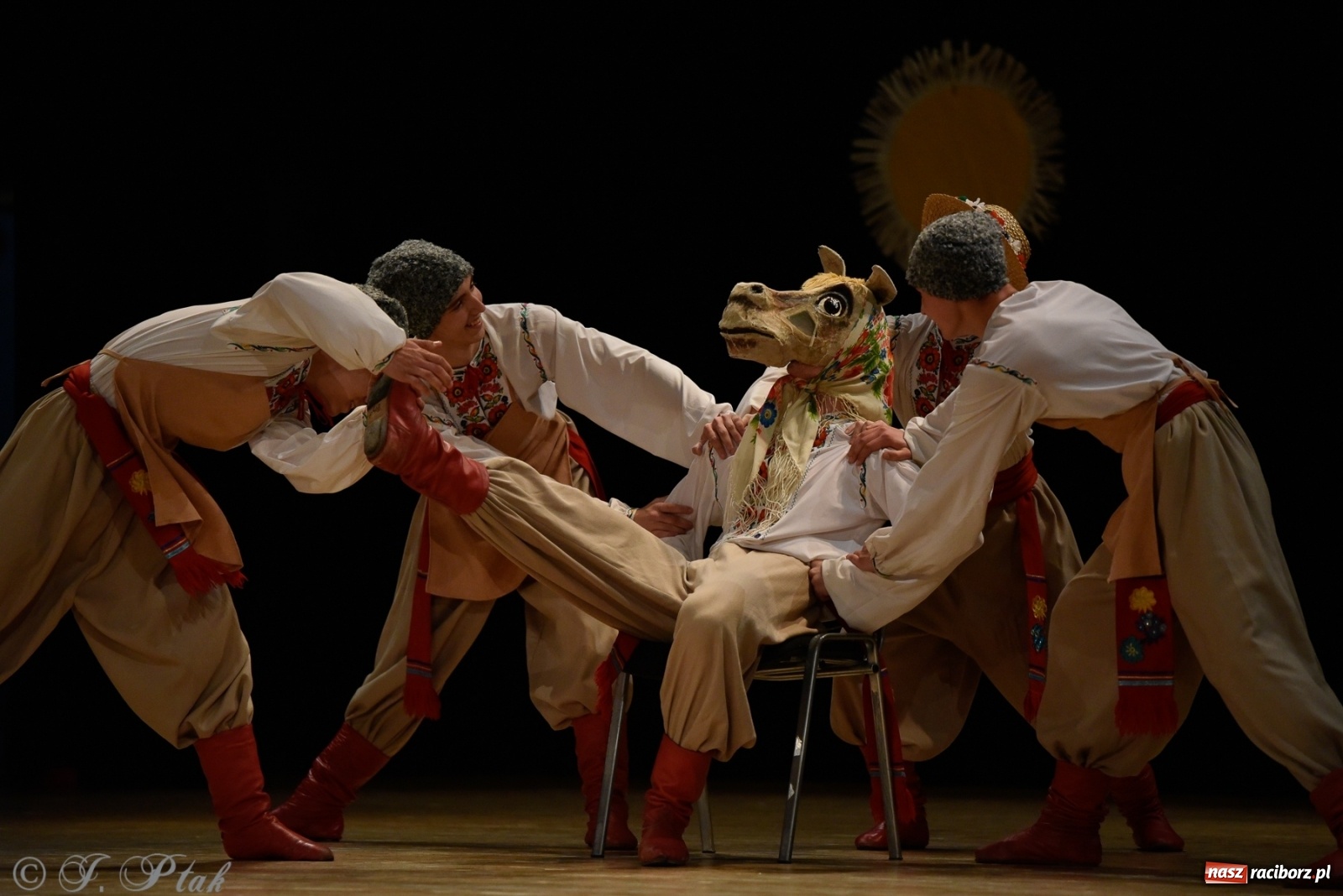 Zdjęcie w galerii na portalu naszraciborz.pl: Barwinok pożegnał gościnny Racibórz [FOTO i WIDEO] wiadomości z regionu