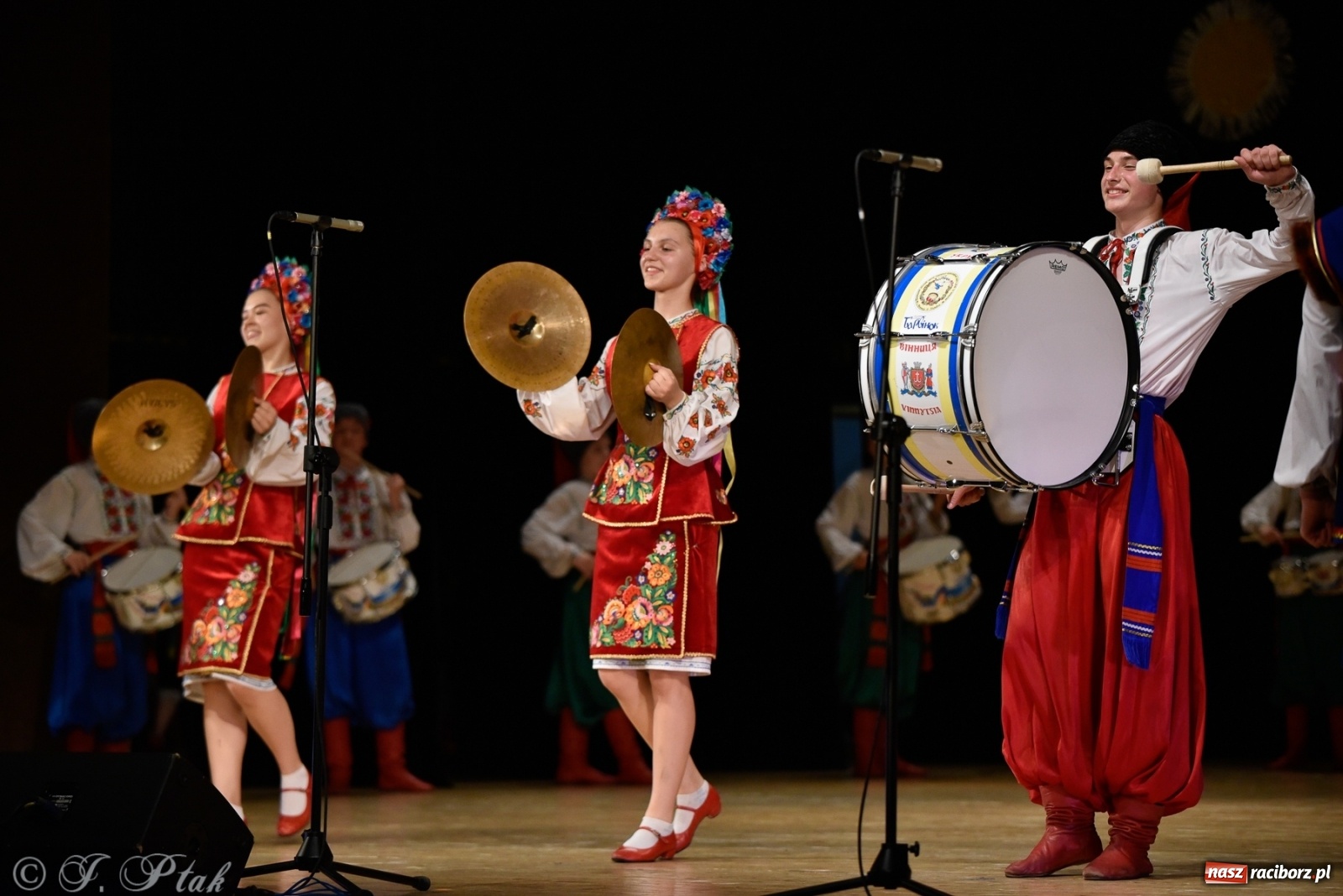 Zdjęcie w galerii na portalu naszraciborz.pl: Barwinok pożegnał gościnny Racibórz [FOTO i WIDEO] wiadomości z regionu