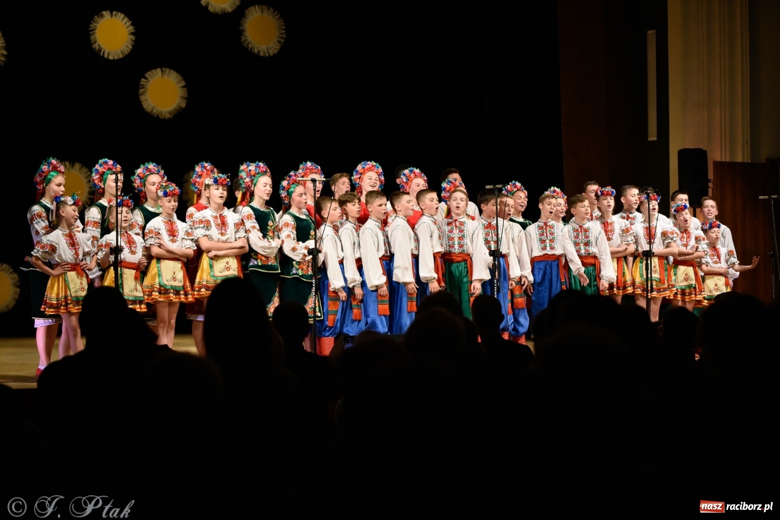 Zdjęcie w galerii na portalu naszraciborz.pl: Barwinok pożegnał gościnny Racibórz [FOTO i WIDEO] wiadomości z regionu