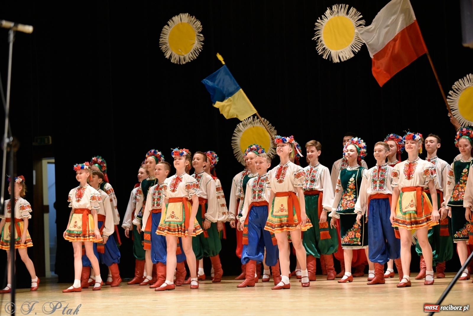 Zdjęcie w galerii na portalu naszraciborz.pl: Barwinok pożegnał gościnny Racibórz [FOTO i WIDEO] wiadomości z regionu