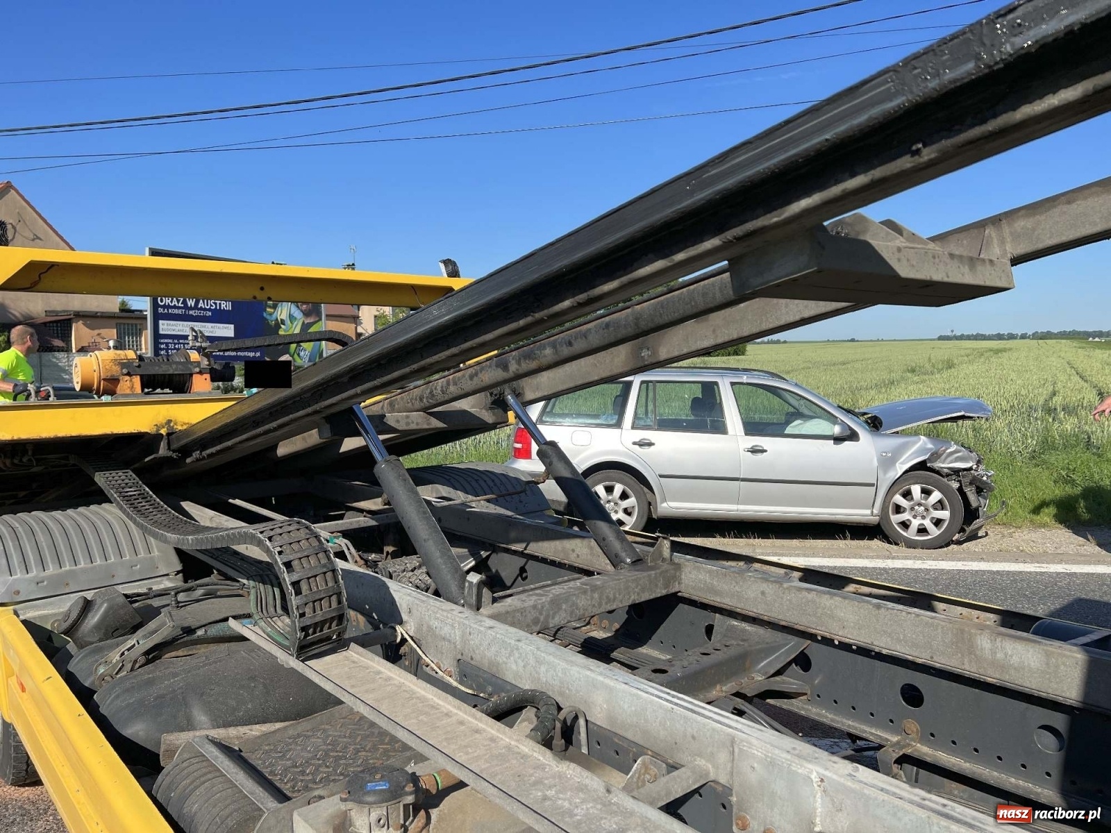 Zdjęcie w galerii na portalu naszraciborz.pl: Zderzenie trzech pojazdów na DK 45 w Raciborzu [FOTO] wiadomości z regionu