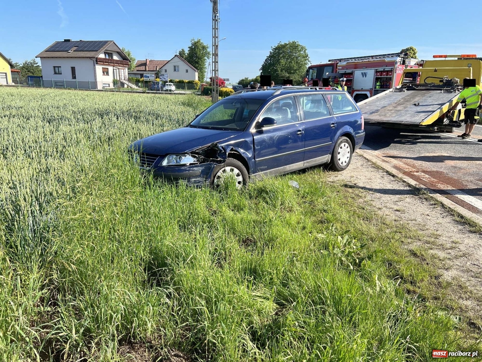 Zdjęcie w galerii na portalu naszraciborz.pl: Zderzenie trzech pojazdów na DK 45 w Raciborzu [FOTO] wiadomości z regionu