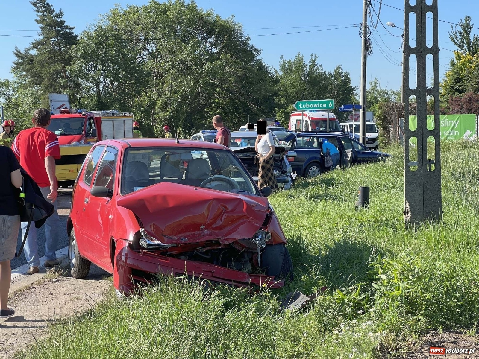 Zdjęcie w galerii na portalu naszraciborz.pl: Zderzenie trzech pojazdów na DK 45 w Raciborzu [FOTO] wiadomości z regionu
