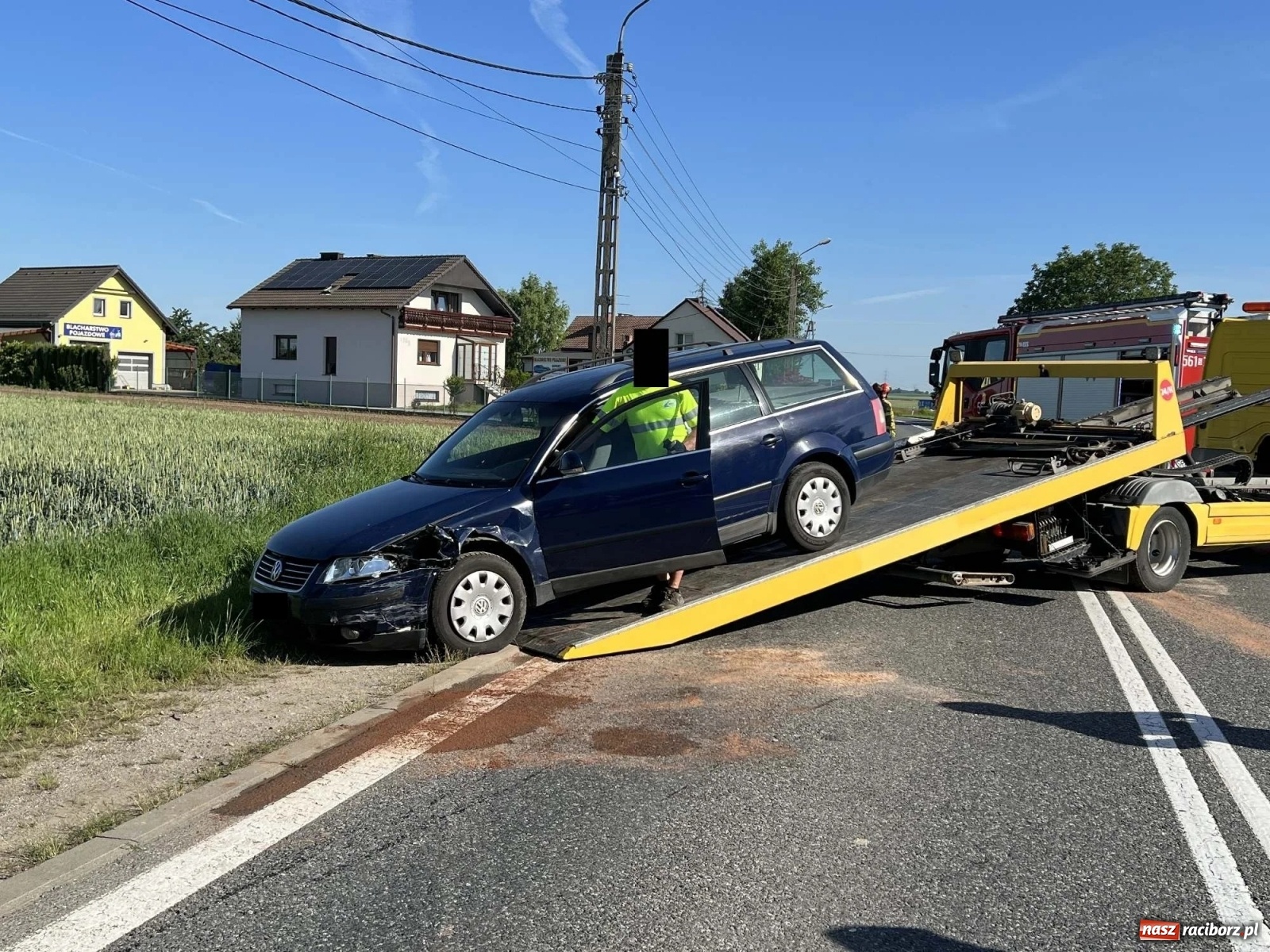 Zdjęcie w galerii na portalu naszraciborz.pl: Zderzenie trzech pojazdów na DK 45 w Raciborzu [FOTO] wiadomości z regionu