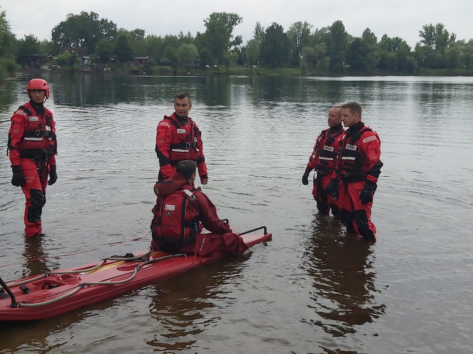 Zdjęcie w galerii na portalu naszraciborz.pl: Akcja strażaków na magicznej plaży w Bukowie wiadomości z regionu