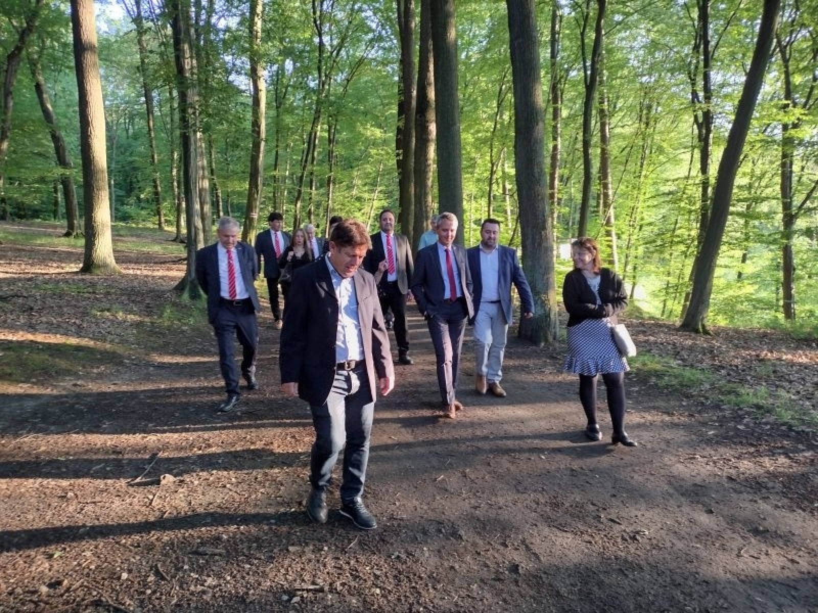 Zdjęcie w galerii na portalu naszraciborz.pl: Posadzili jabłonkę na 30-lecie współpracy miast wiadomości z regionu