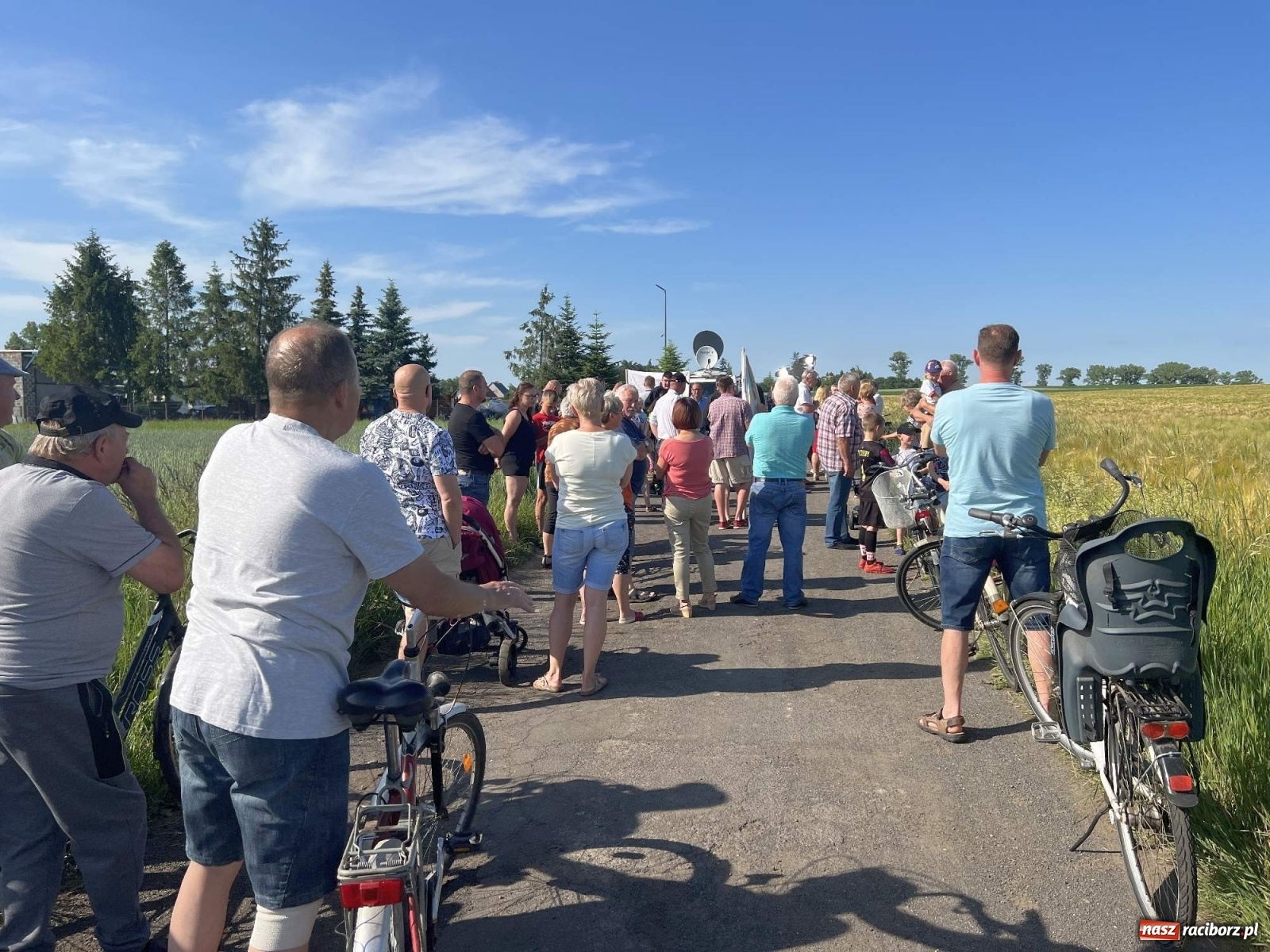 Zdjęcie w galerii na portalu naszraciborz.pl: Racibórz i Pietrowice Wielkie od dziś na wojennej ścieżce. TVP na żywo z Makowa wiadomości z regionu