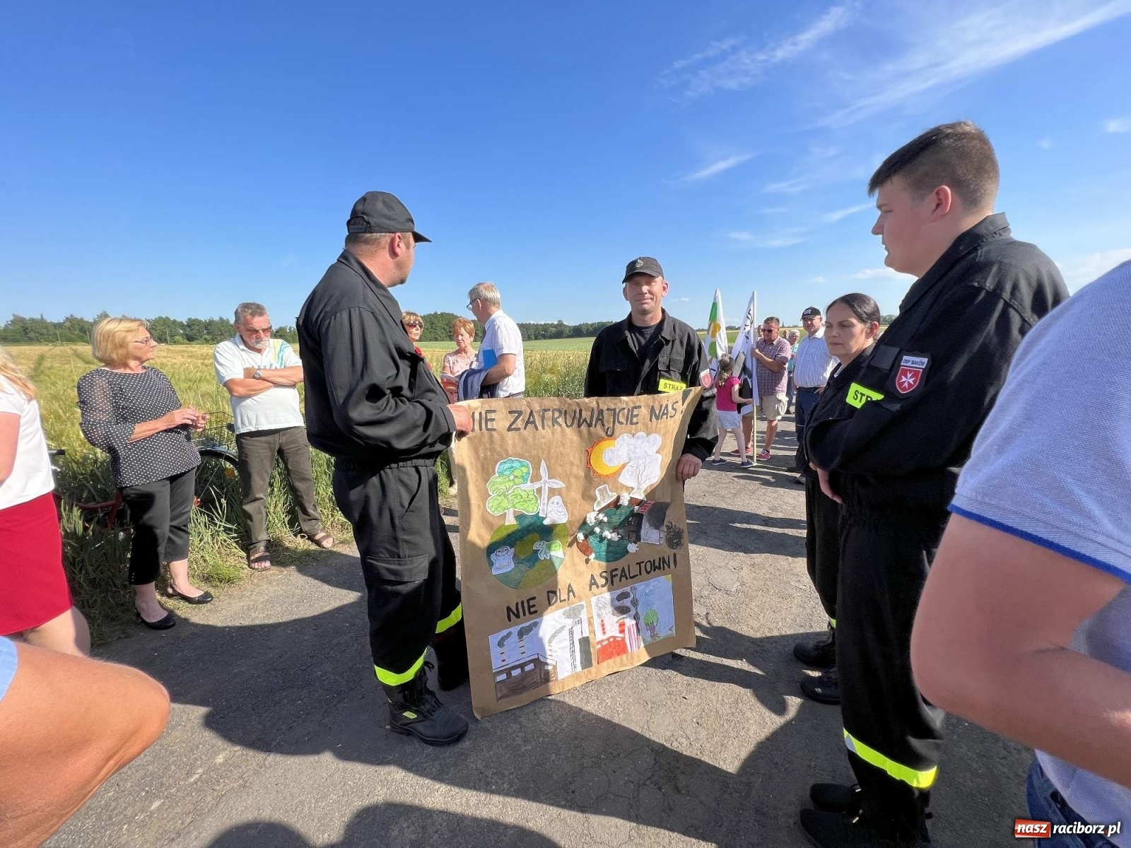 Zdjęcie w galerii na portalu naszraciborz.pl: Racibórz i Pietrowice Wielkie od dziś na wojennej ścieżce. TVP na żywo z Makowa wiadomości z regionu