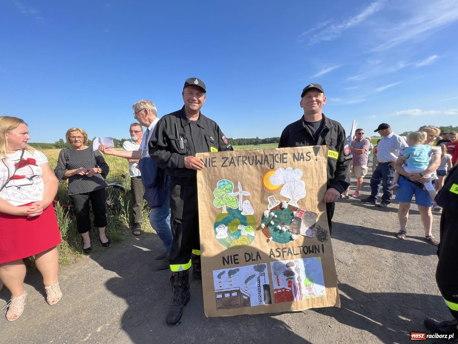 Zdjęcie w galerii na portalu naszraciborz.pl: Racibórz i Pietrowice Wielkie od dziś na wojennej ścieżce. TVP na żywo z Makowa wiadomości z regionu