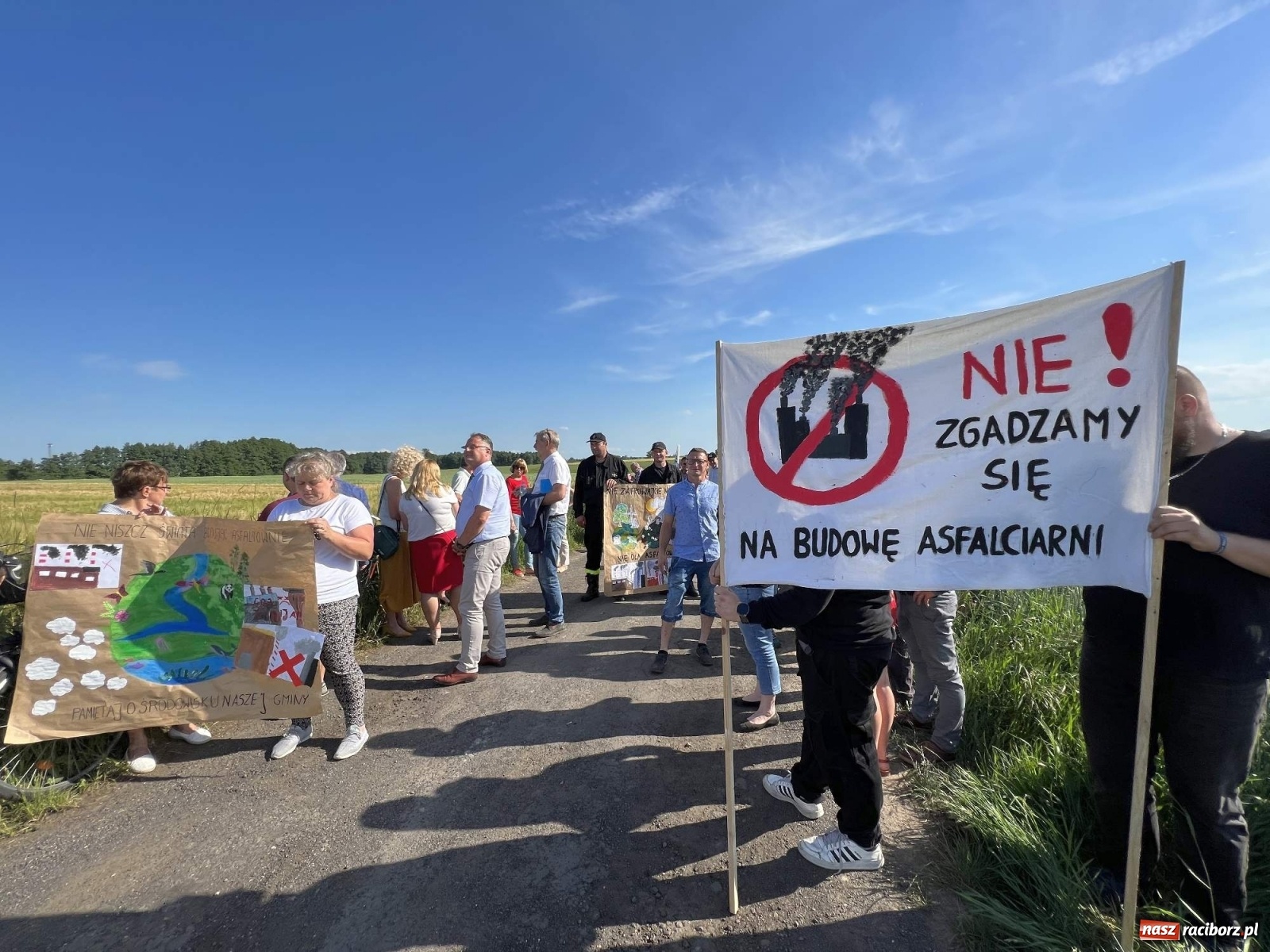 Zdjęcie w galerii na portalu naszraciborz.pl: Racibórz i Pietrowice Wielkie od dziś na wojennej ścieżce. TVP na żywo z Makowa wiadomości z regionu