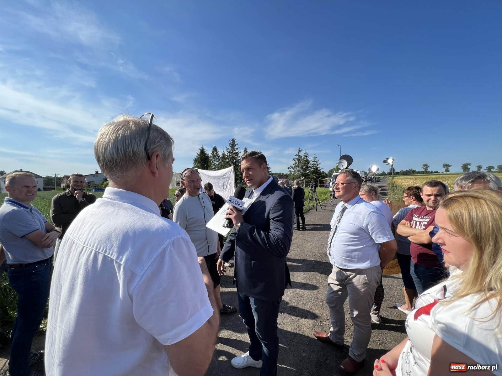 Zdjęcie w galerii na portalu naszraciborz.pl: Racibórz i Pietrowice Wielkie od dziś na wojennej ścieżce. TVP na żywo z Makowa wiadomości z regionu