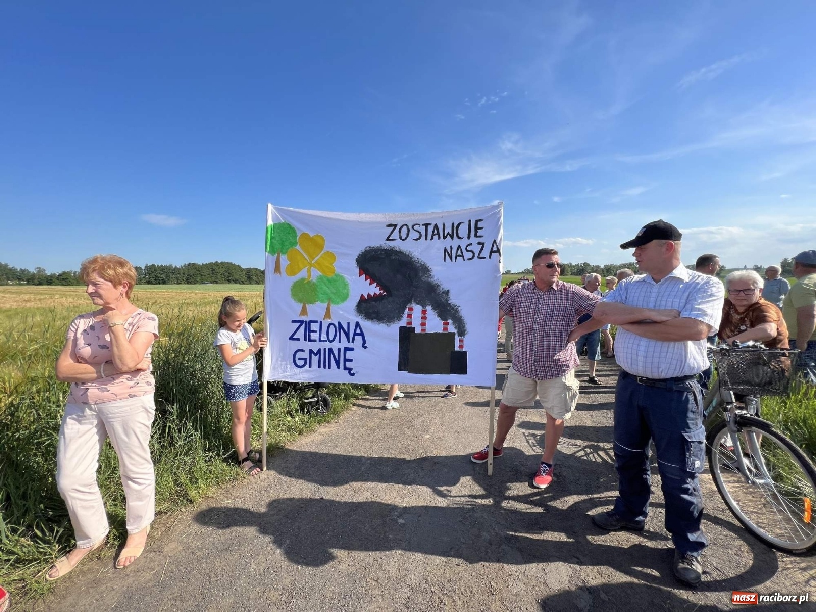 Zdjęcie w galerii na portalu naszraciborz.pl: Racibórz i Pietrowice Wielkie od dziś na wojennej ścieżce. TVP na żywo z Makowa wiadomości z regionu