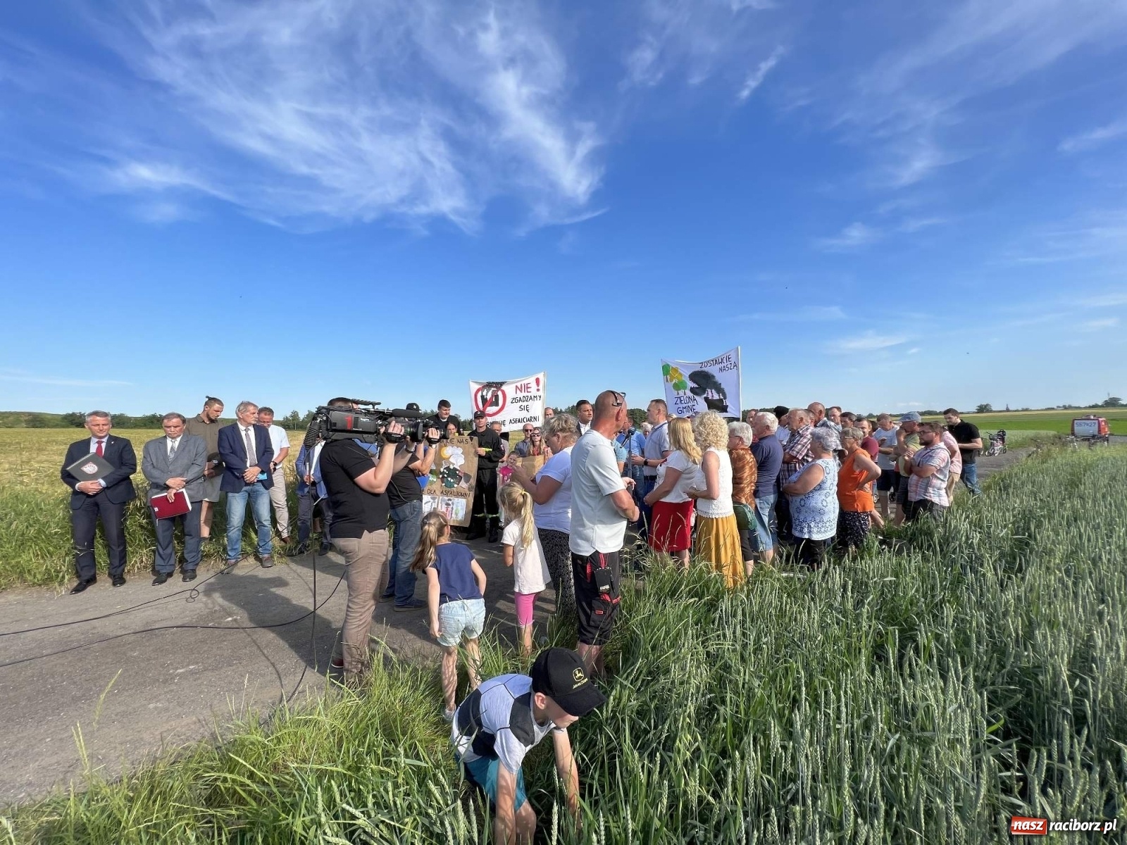 Zdjęcie w galerii na portalu naszraciborz.pl: Racibórz i Pietrowice Wielkie od dziś na wojennej ścieżce. TVP na żywo z Makowa wiadomości z regionu