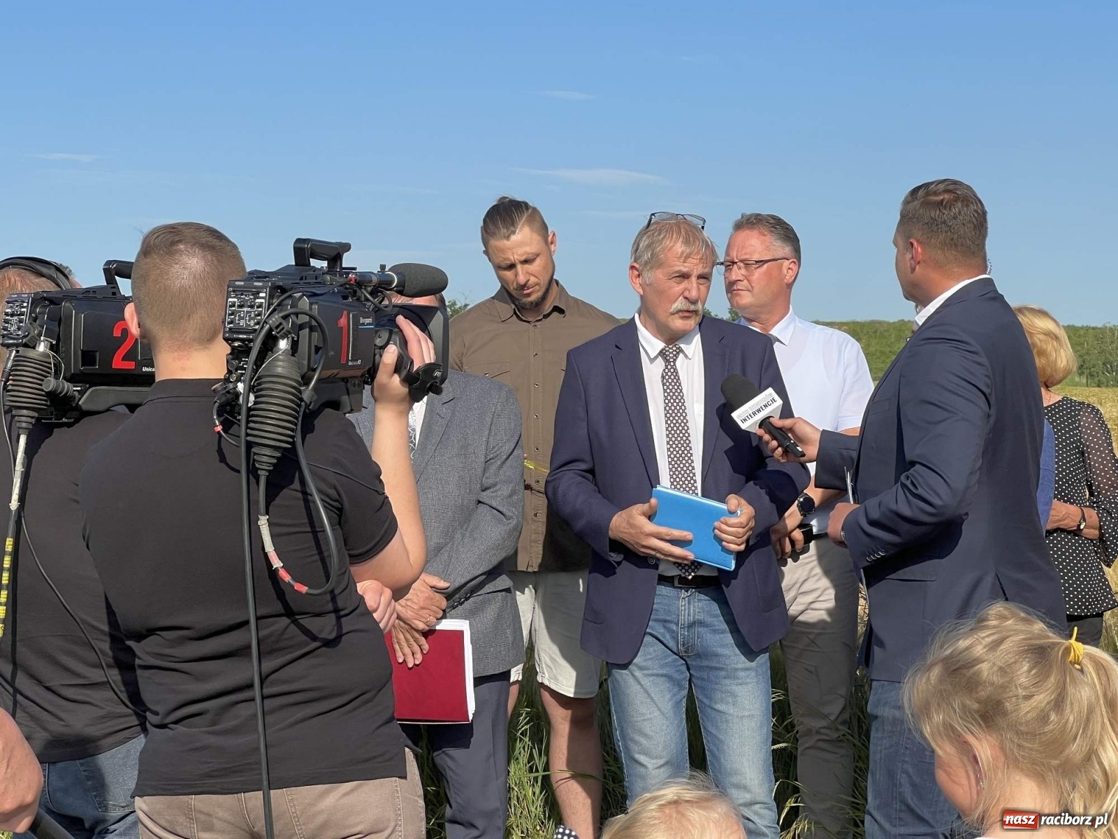 Zdjęcie w galerii na portalu naszraciborz.pl: Racibórz i Pietrowice Wielkie od dziś na wojennej ścieżce. TVP na żywo z Makowa wiadomości z regionu