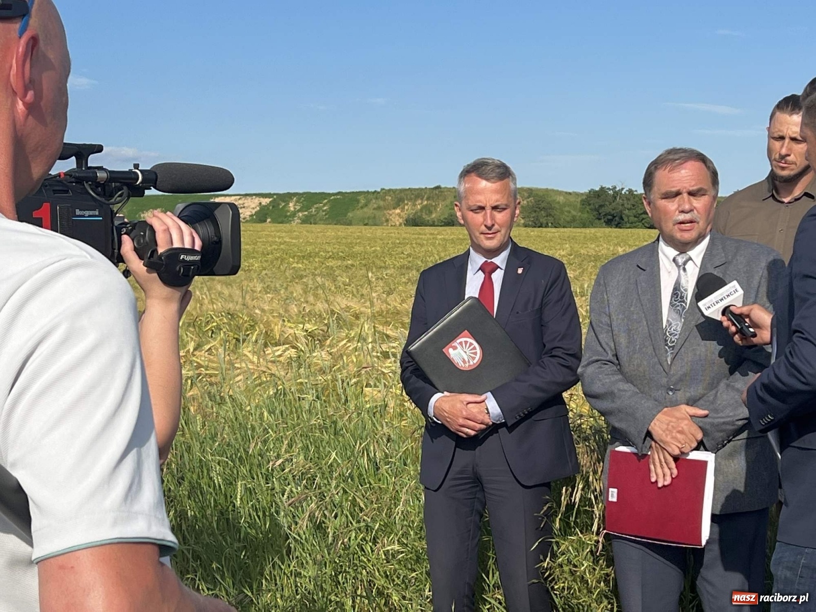 Zdjęcie w galerii na portalu naszraciborz.pl: Racibórz i Pietrowice Wielkie od dziś na wojennej ścieżce. TVP na żywo z Makowa wiadomości z regionu