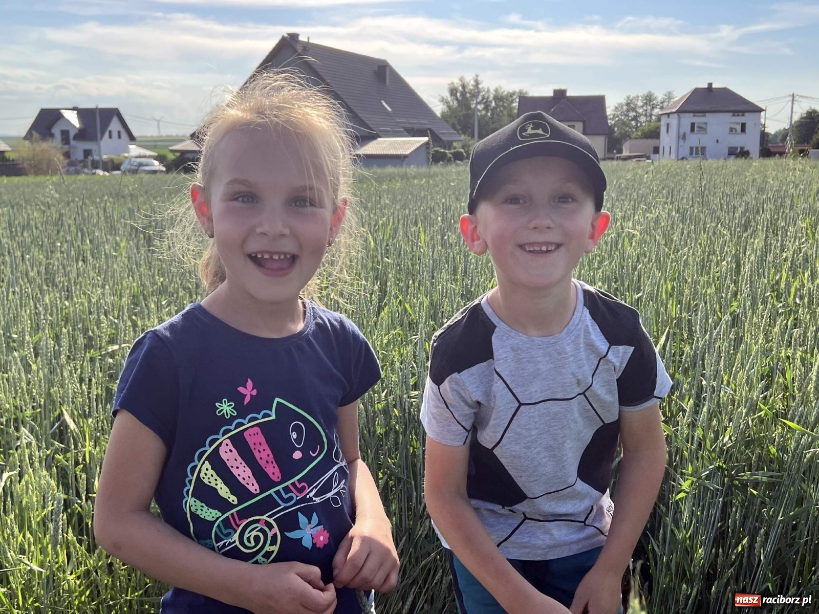 Zdjęcie w galerii na portalu naszraciborz.pl: Racibórz i Pietrowice Wielkie od dziś na wojennej ścieżce. TVP na żywo z Makowa wiadomości z regionu