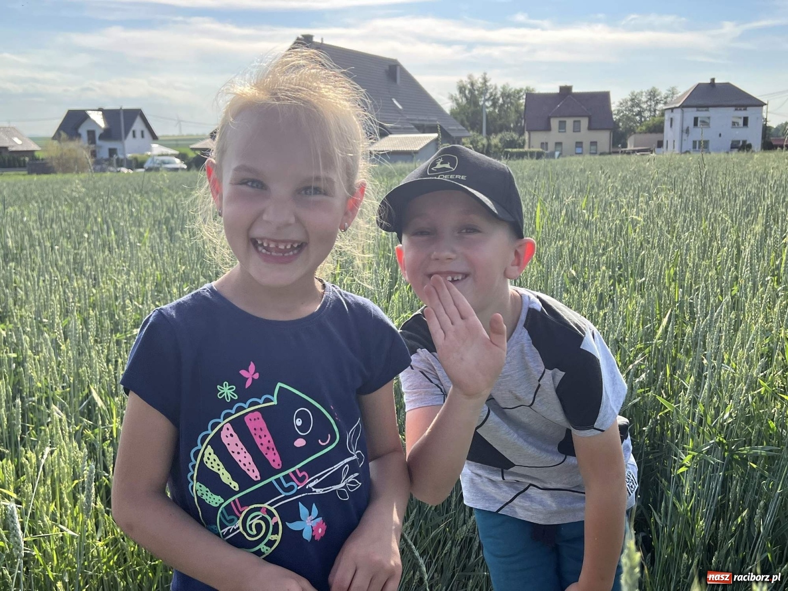 Zdjęcie w galerii na portalu naszraciborz.pl: Racibórz i Pietrowice Wielkie od dziś na wojennej ścieżce. TVP na żywo z Makowa wiadomości z regionu