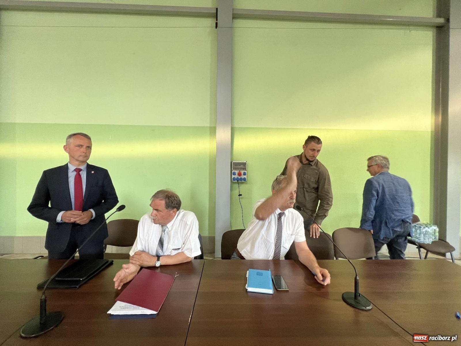 Zdjęcie w galerii na portalu naszraciborz.pl: Racibórz i Pietrowice Wielkie od dziś na wojennej ścieżce. TVP na żywo z Makowa wiadomości z regionu