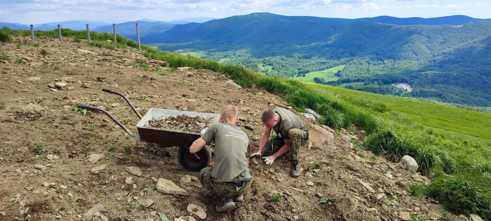 Zdjęcie w galerii na portalu naszraciborz.pl: Dekada raciborskiego wolontariatu w Bieszczadzkim Parku Narodowym wiadomości z regionu