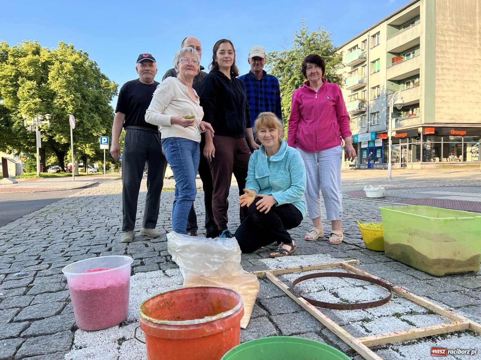 Zdjęcie w galerii na portalu naszraciborz.pl: Przygotowania do Bożego Ciała na starym mieście i Ostrogu wiadomości z regionu