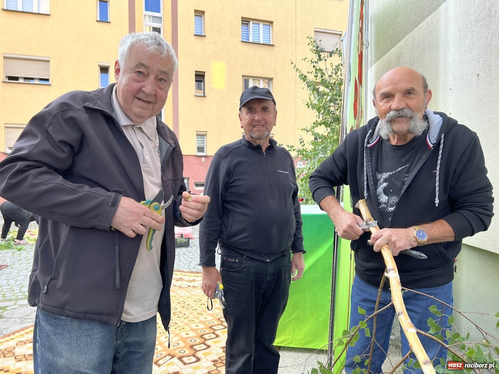 Zdjęcie w galerii na portalu naszraciborz.pl: Przygotowania do Bożego Ciała na starym mieście i Ostrogu wiadomości z regionu