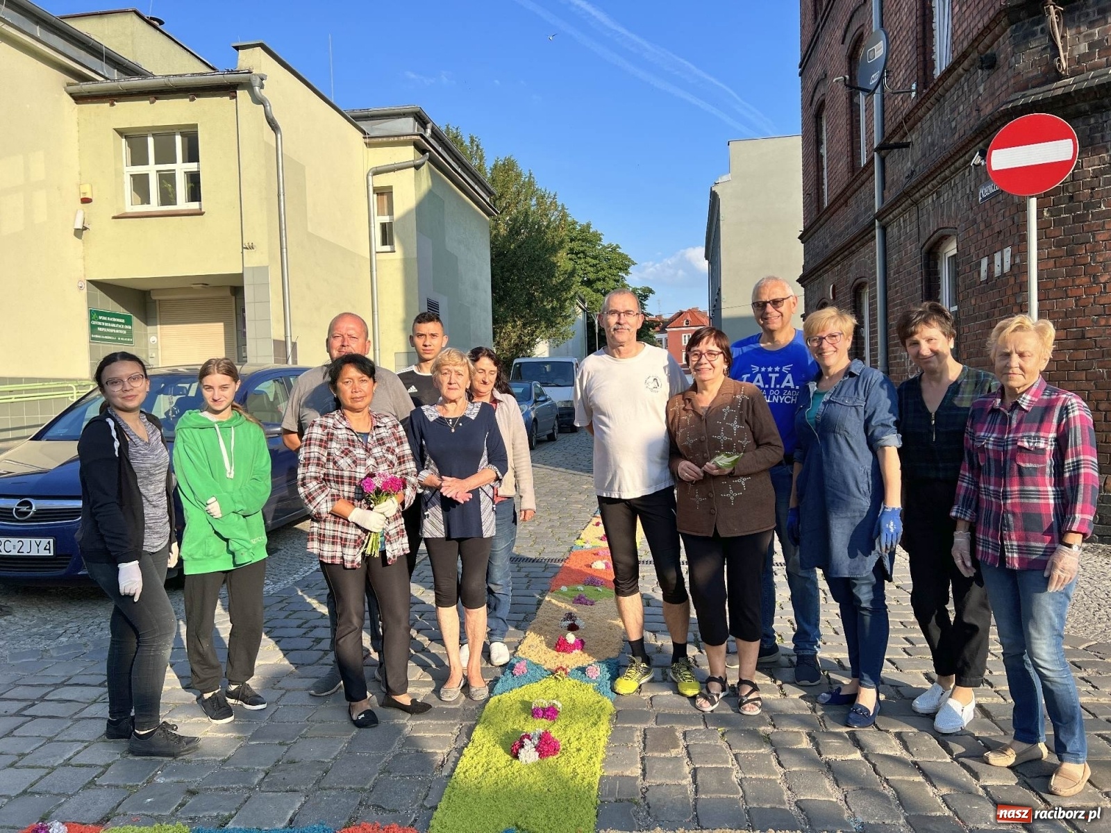 Zdjęcie w galerii na portalu naszraciborz.pl: Przygotowania do Bożego Ciała na starym mieście i Ostrogu wiadomości z regionu