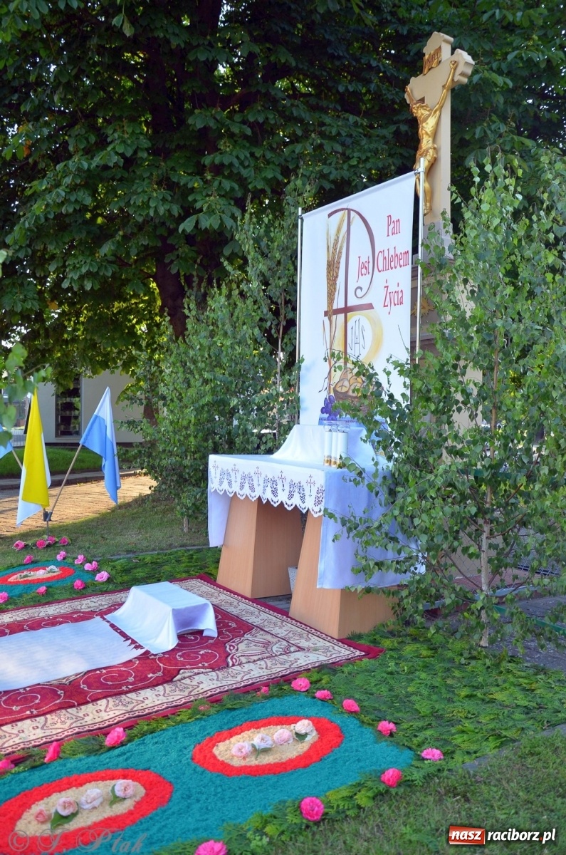 Zdjęcie w galerii na portalu naszraciborz.pl: Parafie NSPJ i Matki Bożej gotowe na Boże Ciało wiadomości z regionu