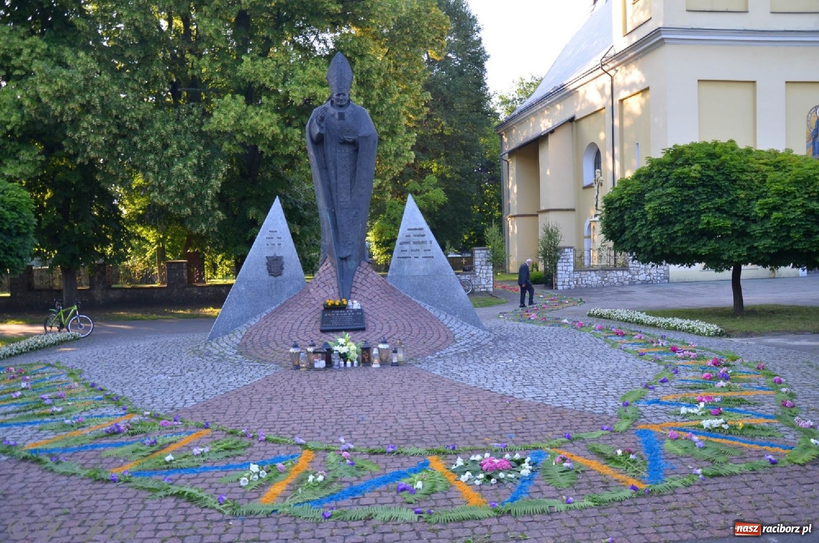 Zdjęcie w galerii na portalu naszraciborz.pl: Parafie NSPJ i Matki Bożej gotowe na Boże Ciało wiadomości z regionu