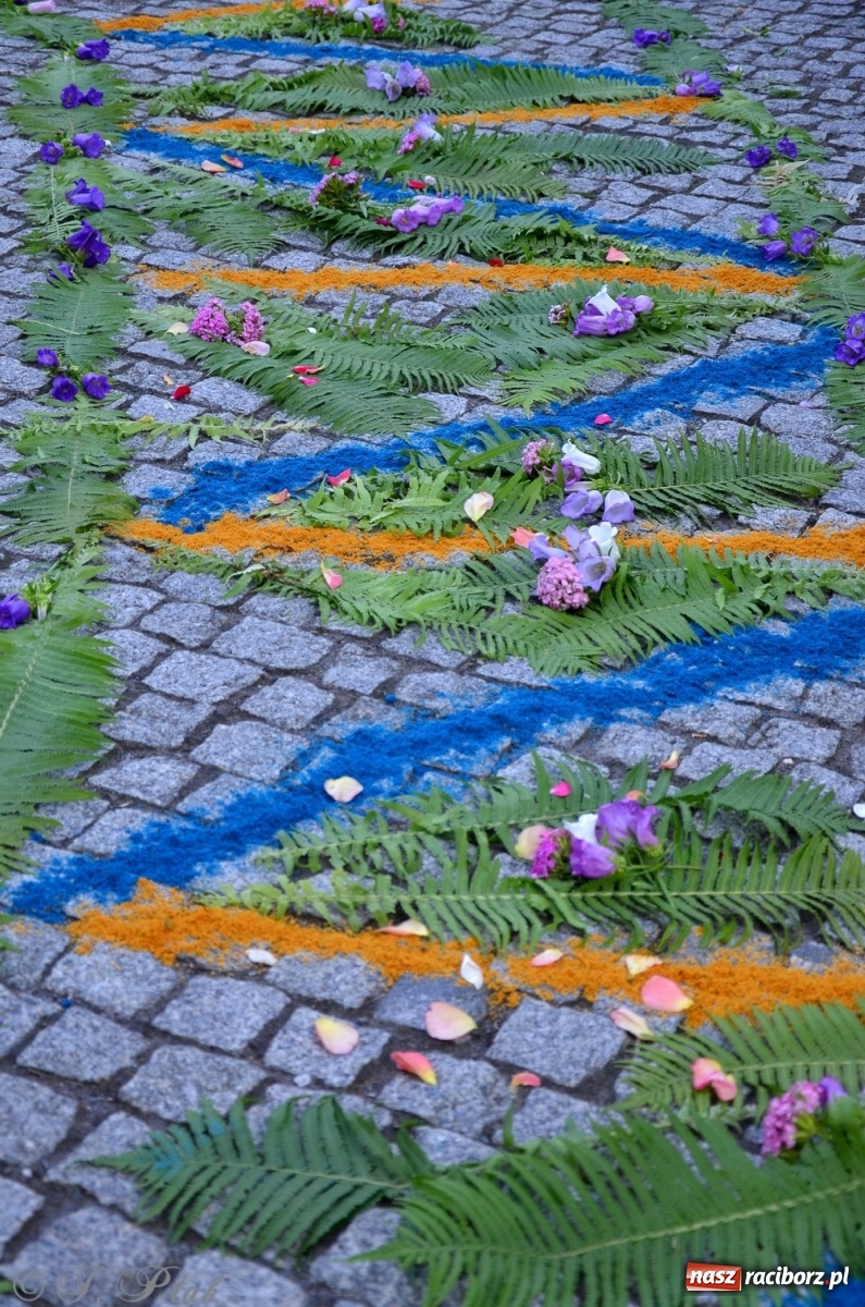 Zdjęcie w galerii na portalu naszraciborz.pl: Parafie NSPJ i Matki Bożej gotowe na Boże Ciało wiadomości z regionu