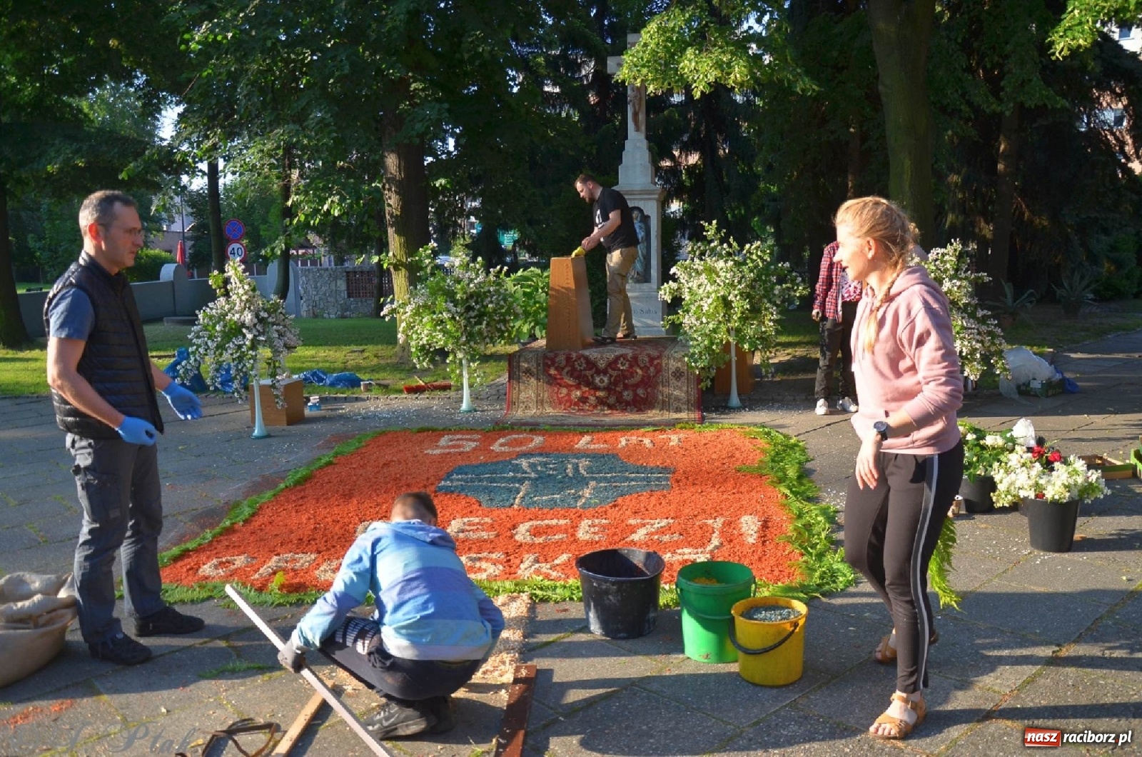 Zdjęcie w galerii na portalu naszraciborz.pl: Parafie NSPJ i Matki Bożej gotowe na Boże Ciało wiadomości z regionu